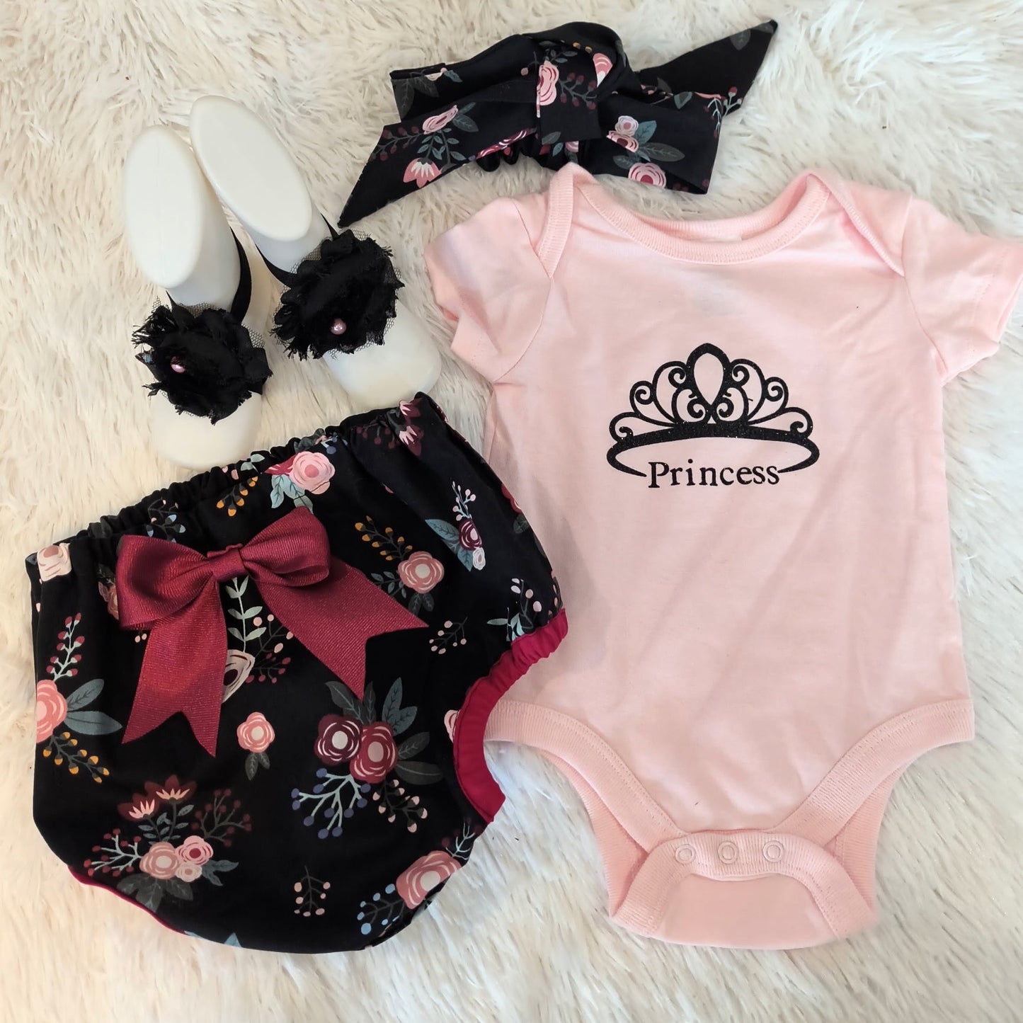 Baby diaper cover set for 3 months: includes diaper cover, headband, tee-shirt and footless sandles