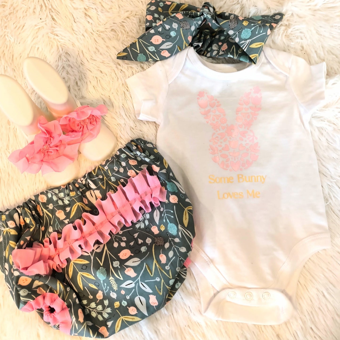 Baby diaper cover set for 3 months: includes diaper cover, headband, tee-shirt and footless sandles